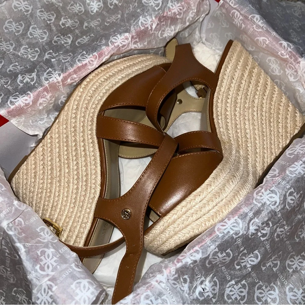 Michael Kors Platform - Picture 10 of 11